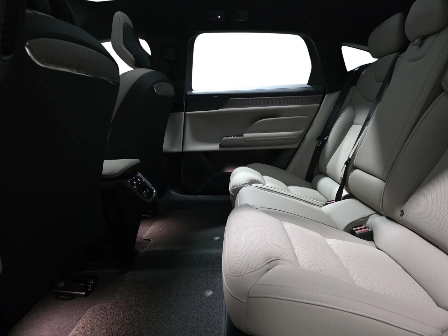 Autokuva 9 - NOK-812