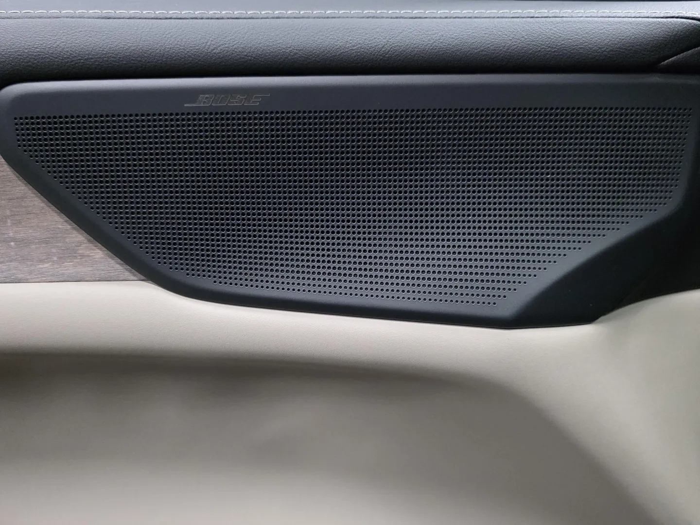 Autokuva 13 - NOK-812