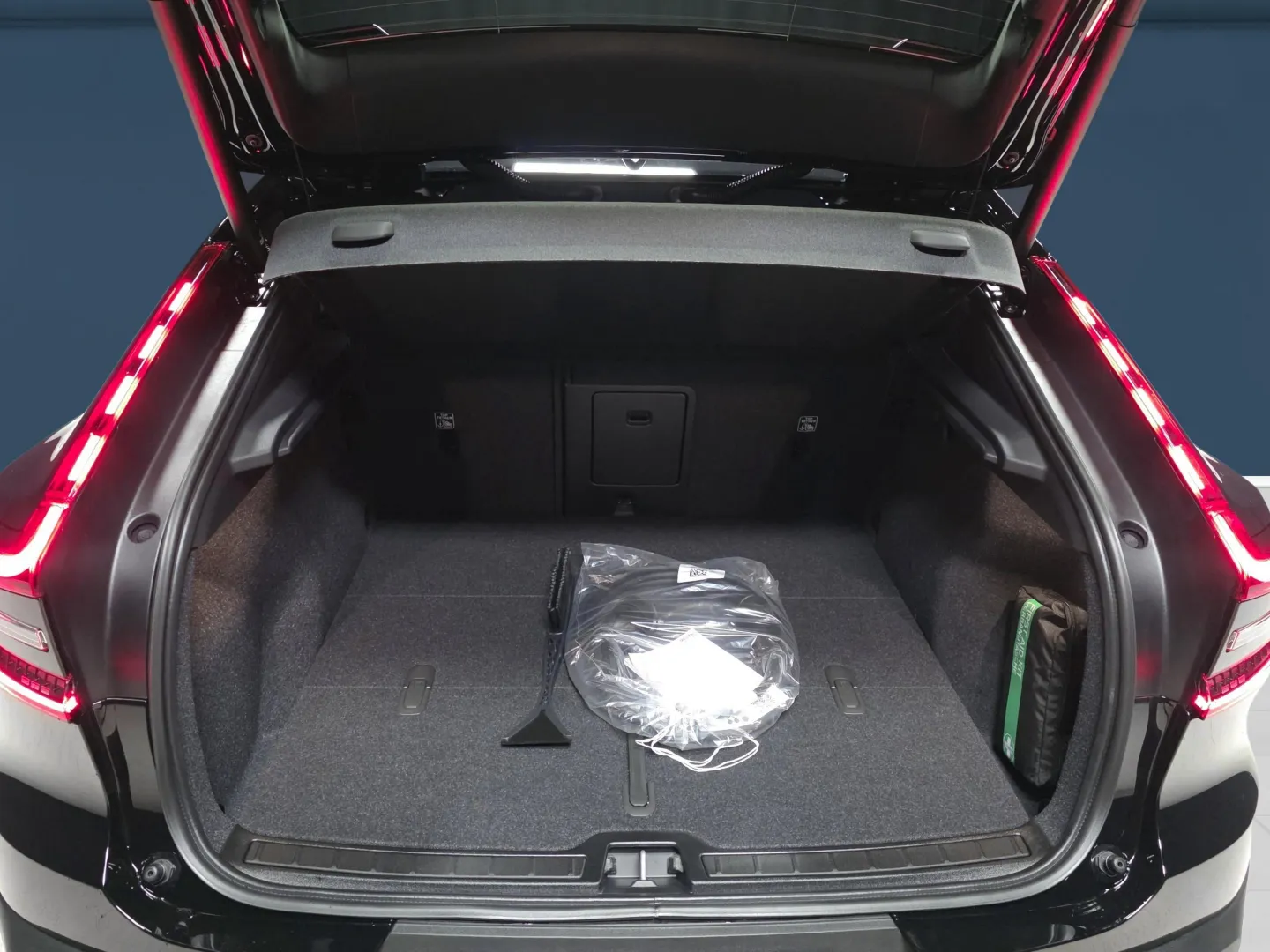 Autokuva 11 - NOL-460