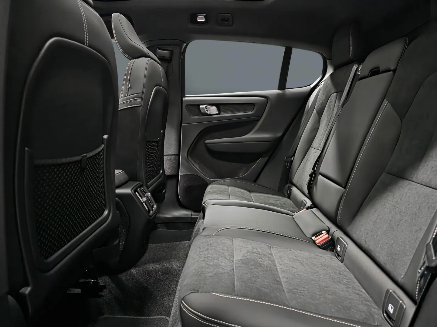 Autokuva 9 - NOL-460