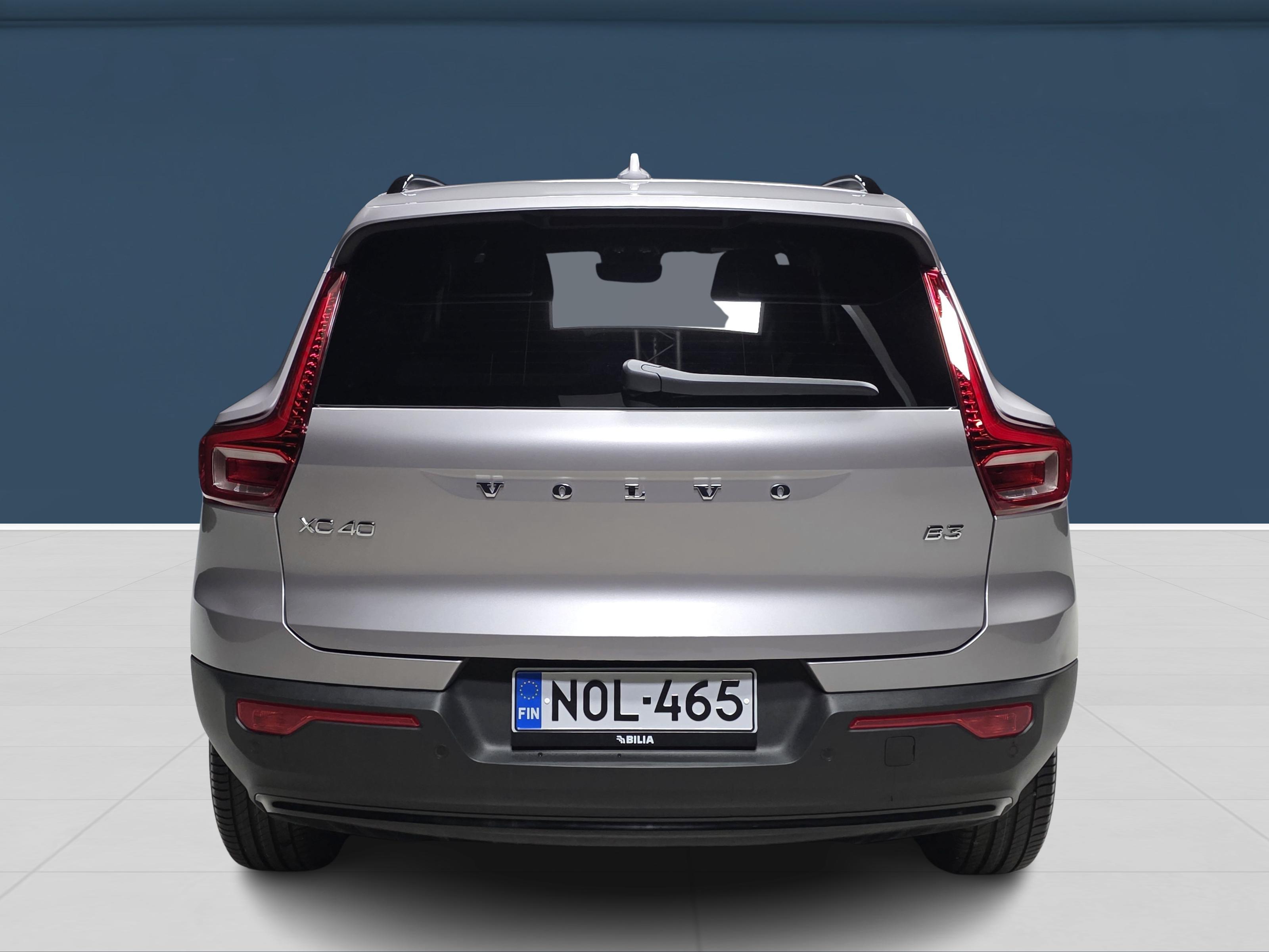 Volvo XC40 B3 MHEV Plus 2026, photo 5/16