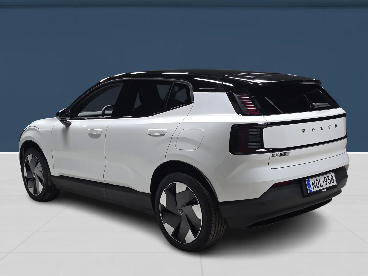 Autokuva 6 - NOL-938