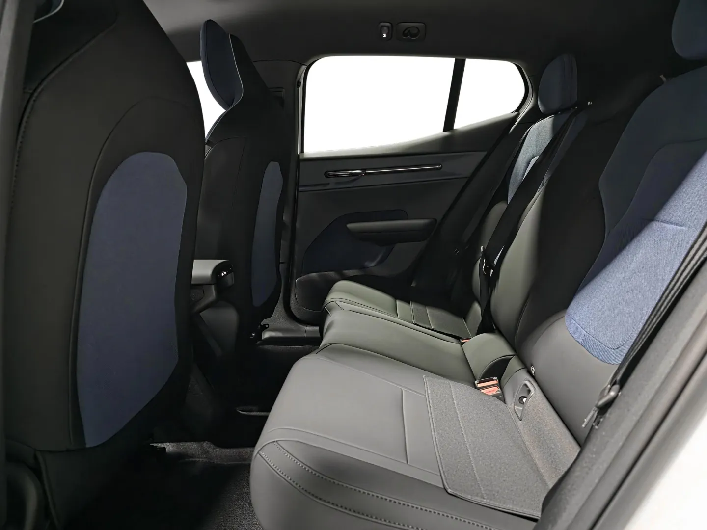 Autokuva 9 - NOL-938