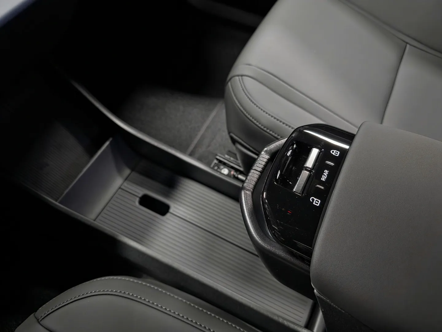 Autokuva 12 - NOL-938