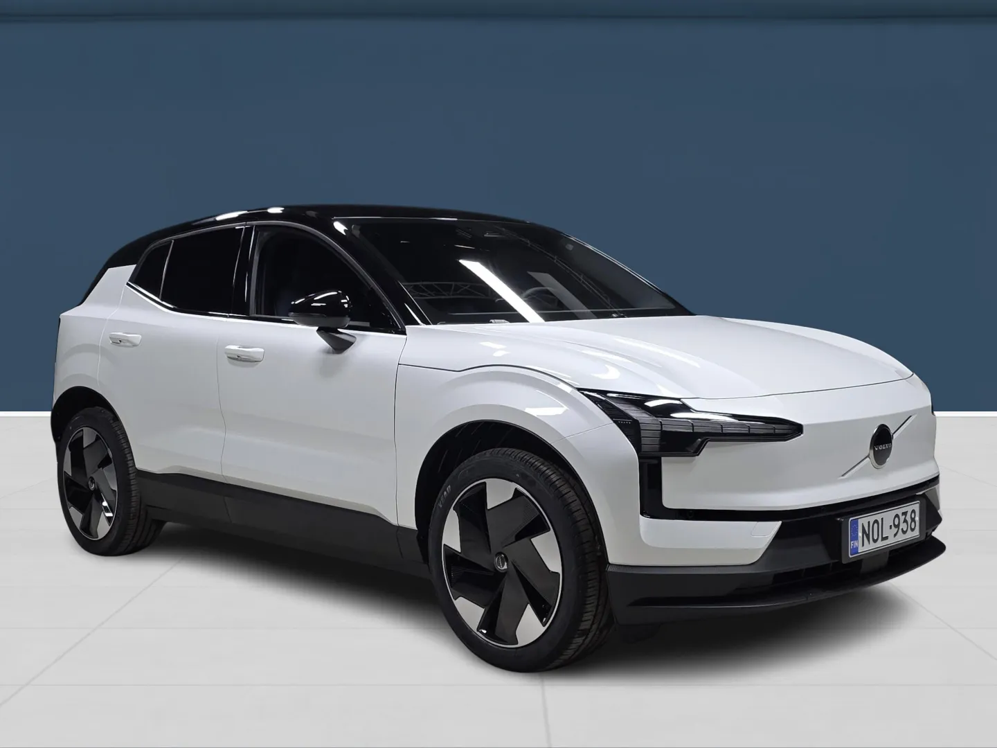 Autokuva 3 - NOL-938