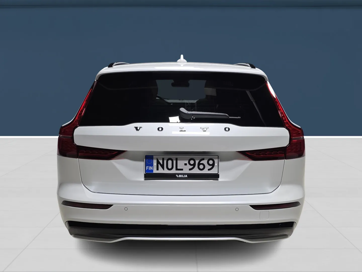 Autokuva 5 - NOL-969