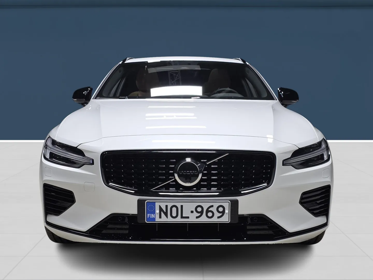 Autokuva 2 - NOL-969