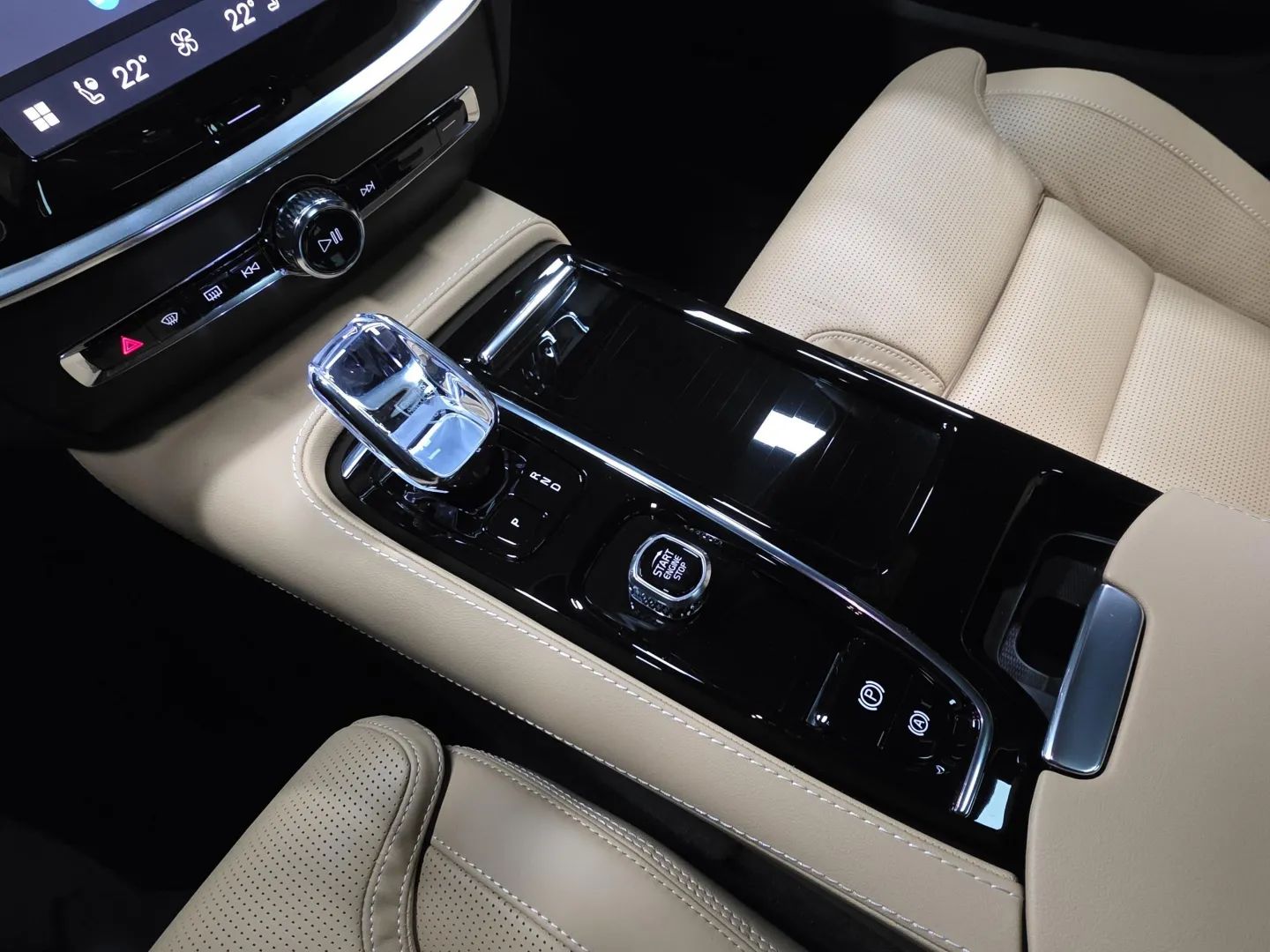 Autokuva 13 - NOL-969