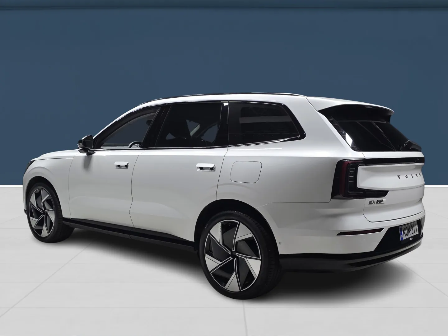 Autokuva 6 - NON-211