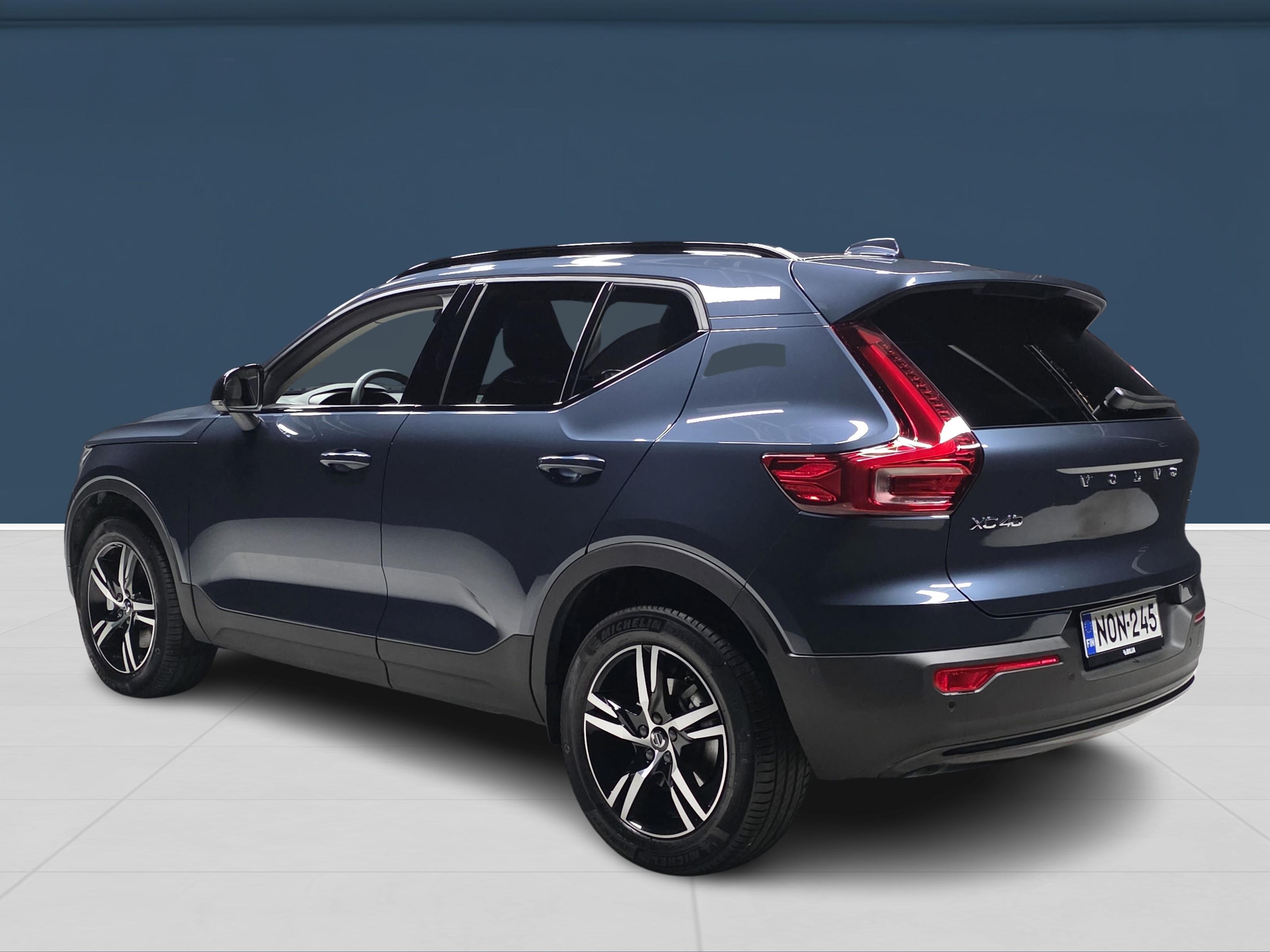 Volvo XC40 2026, photo 6/18