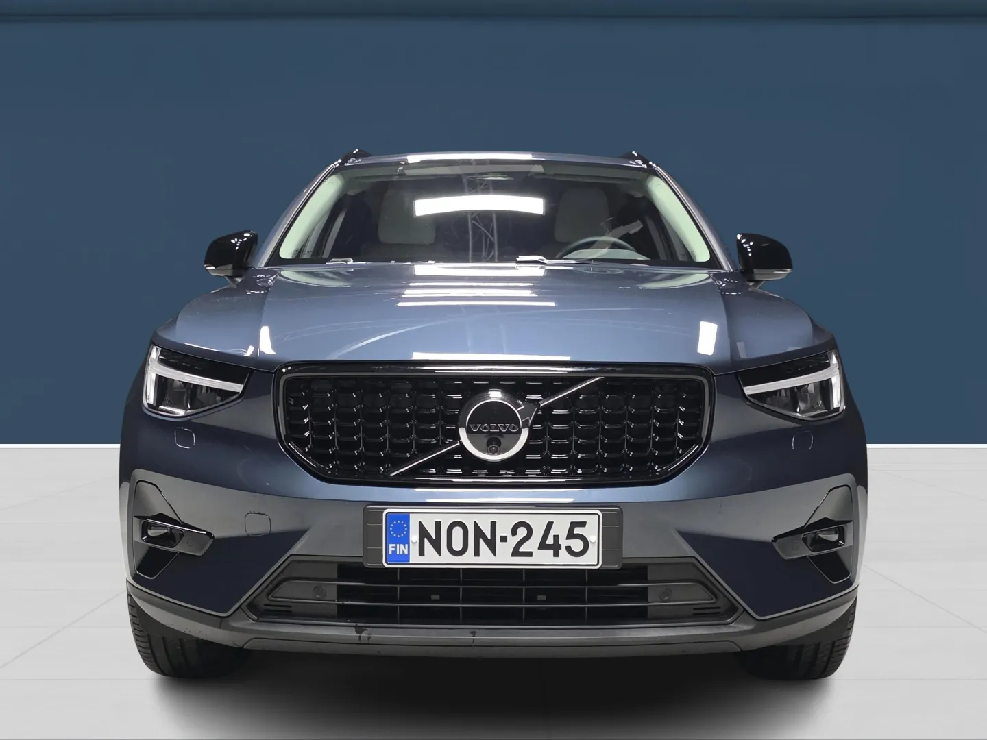 Autokuva 2 - NON-245