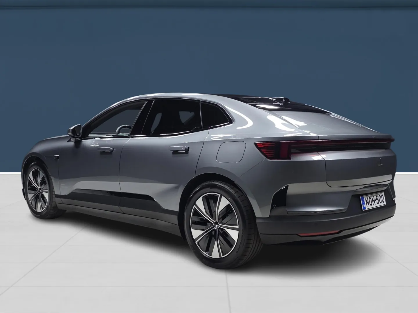 Autokuva 6 - NON-500