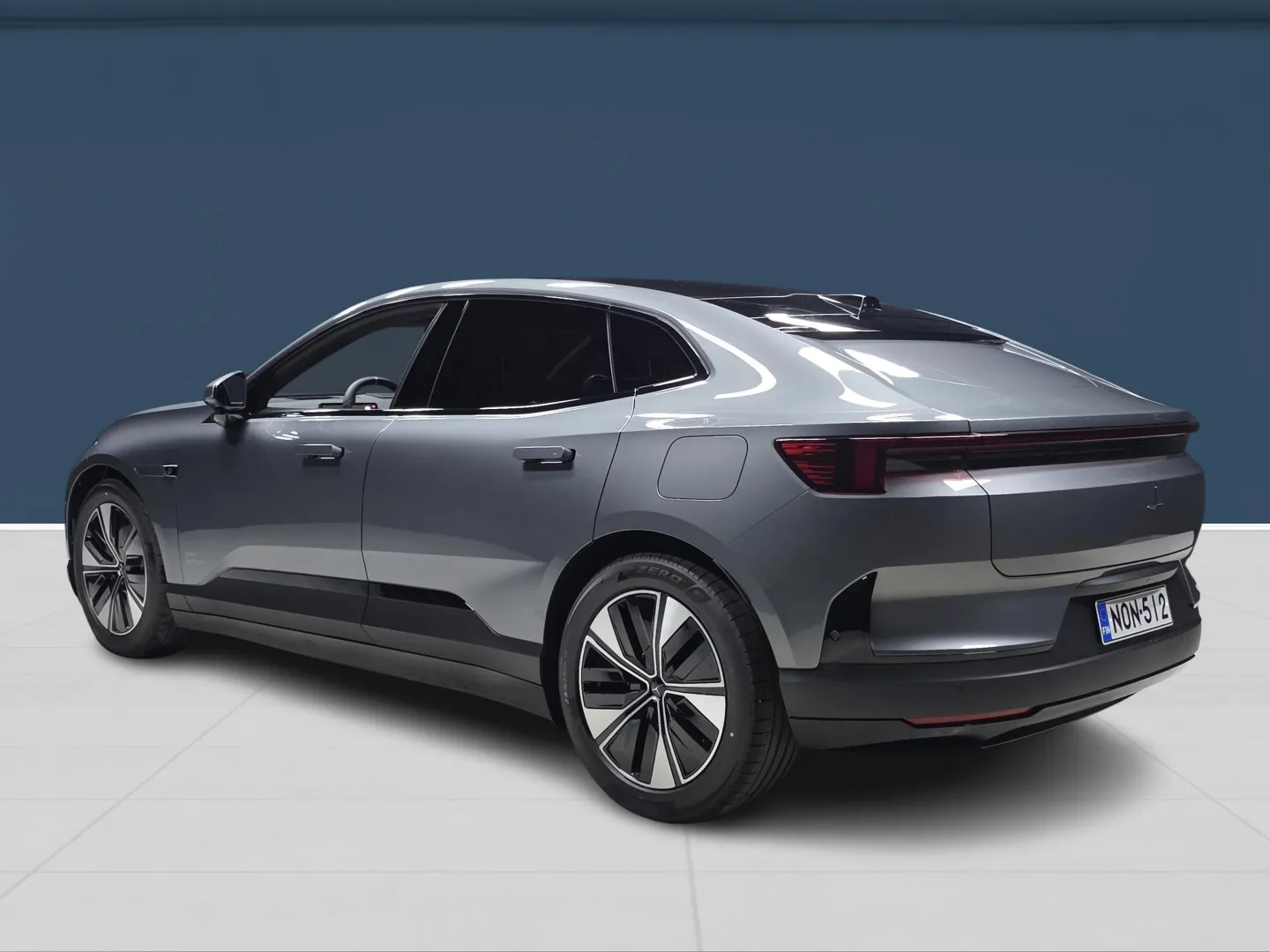 Autokuva 6 - NON-512