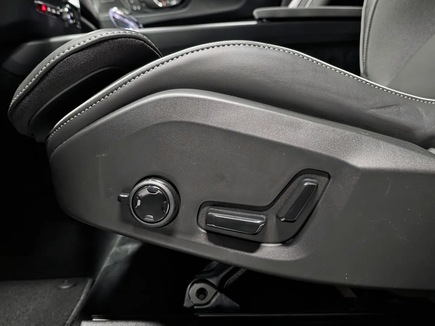 Autokuva 15 - NOP-645