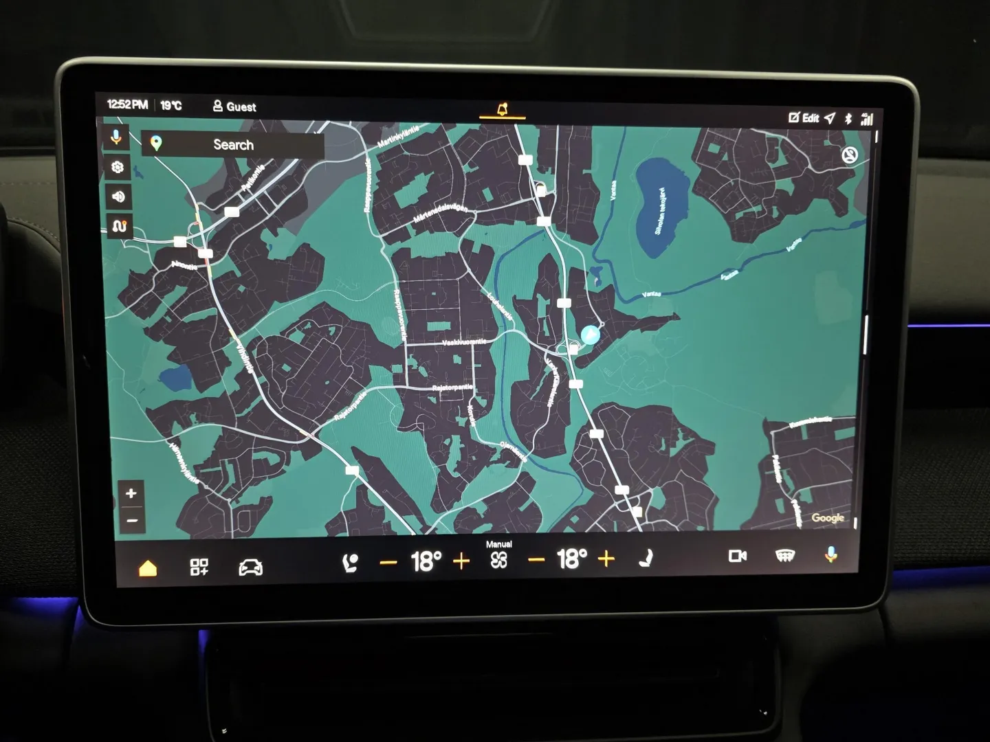 Autokuva 12 - NOX-106