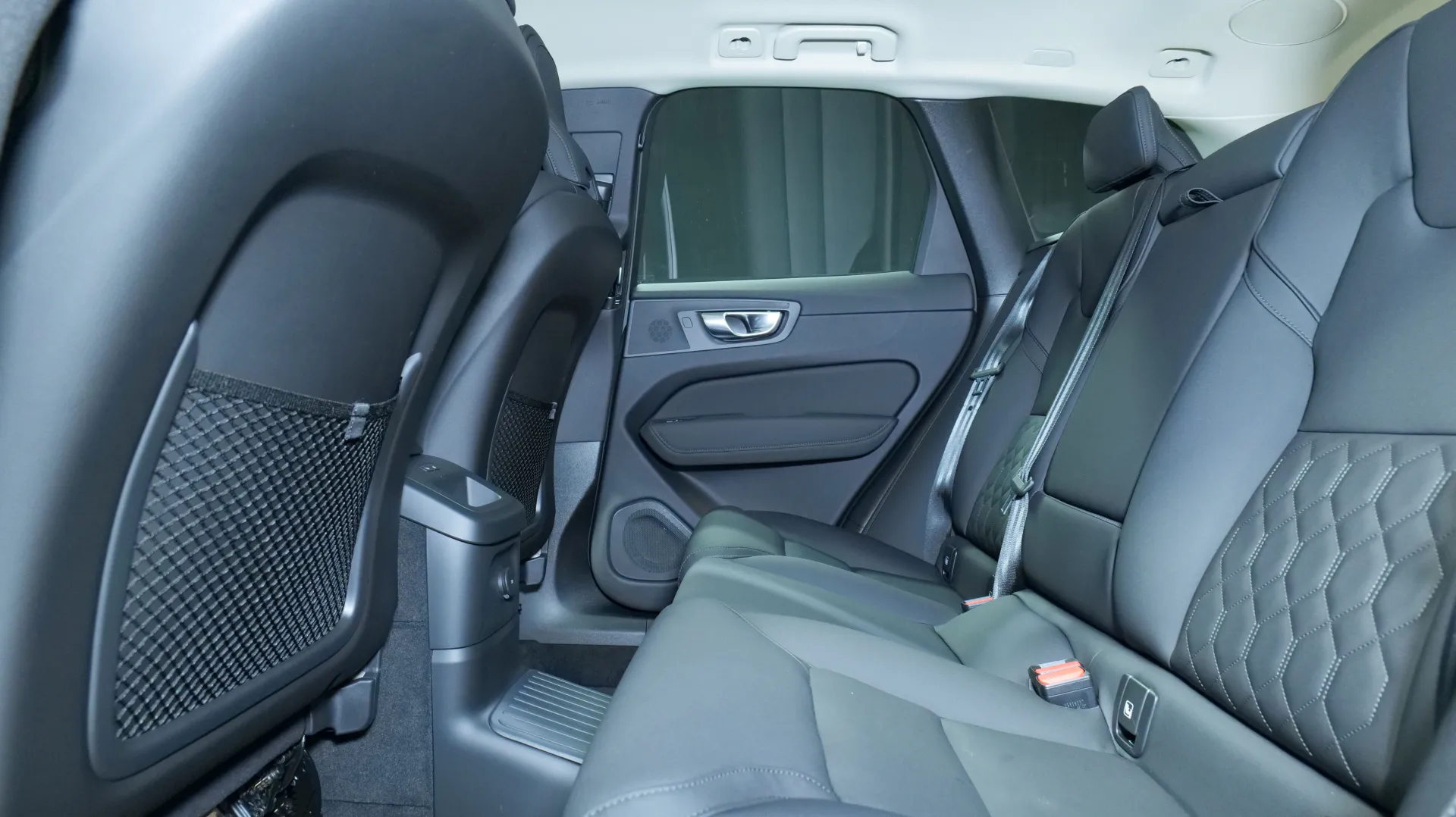 Autokuva 16 - NP-7539