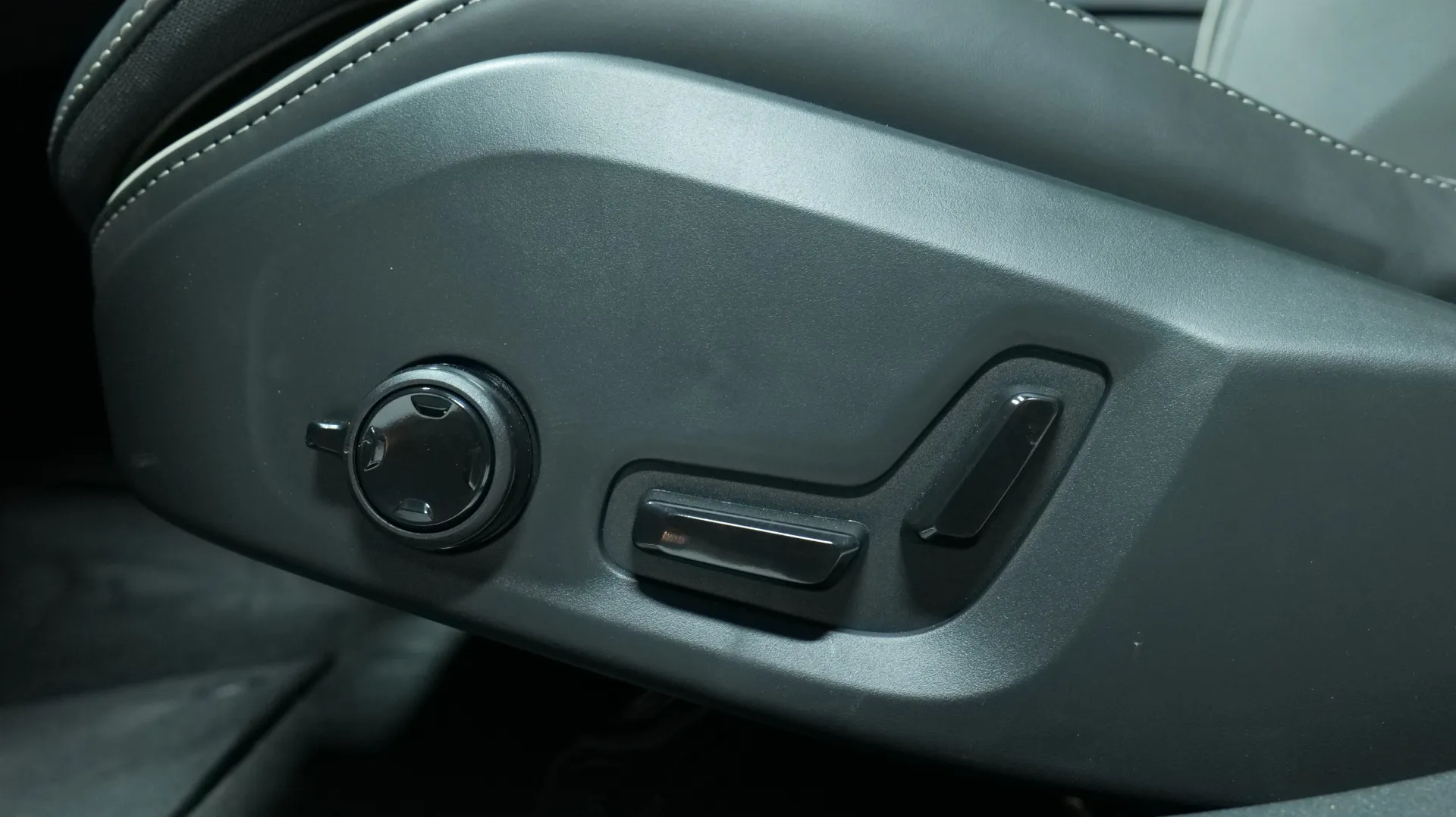 Autokuva 11 - NP-7574