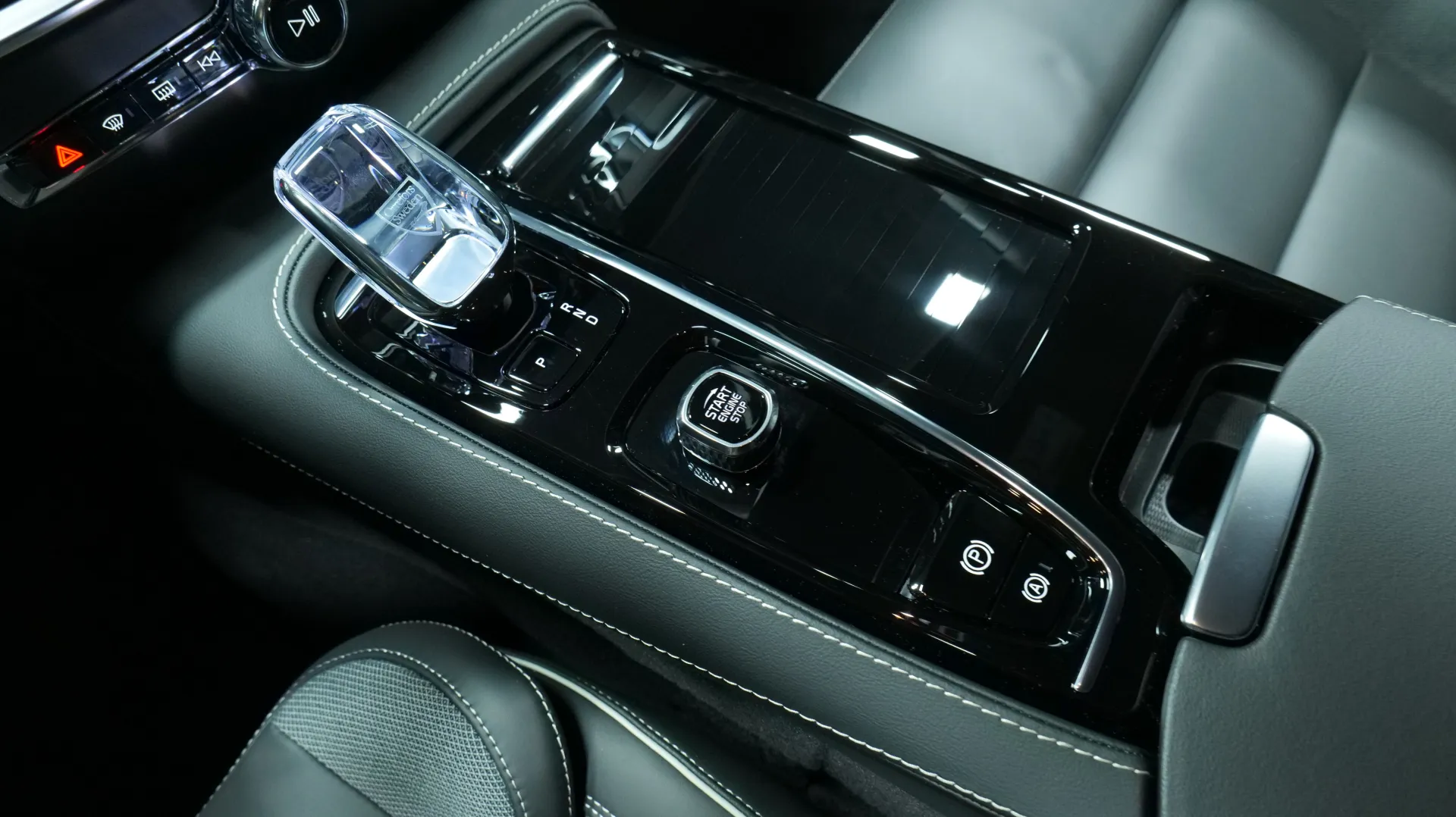 Autokuva 9 - NP-7574