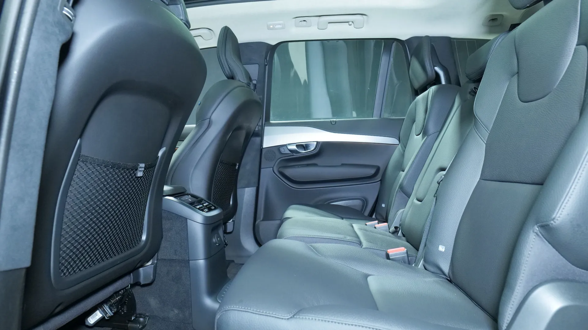 Autokuva 17 - NP-9367