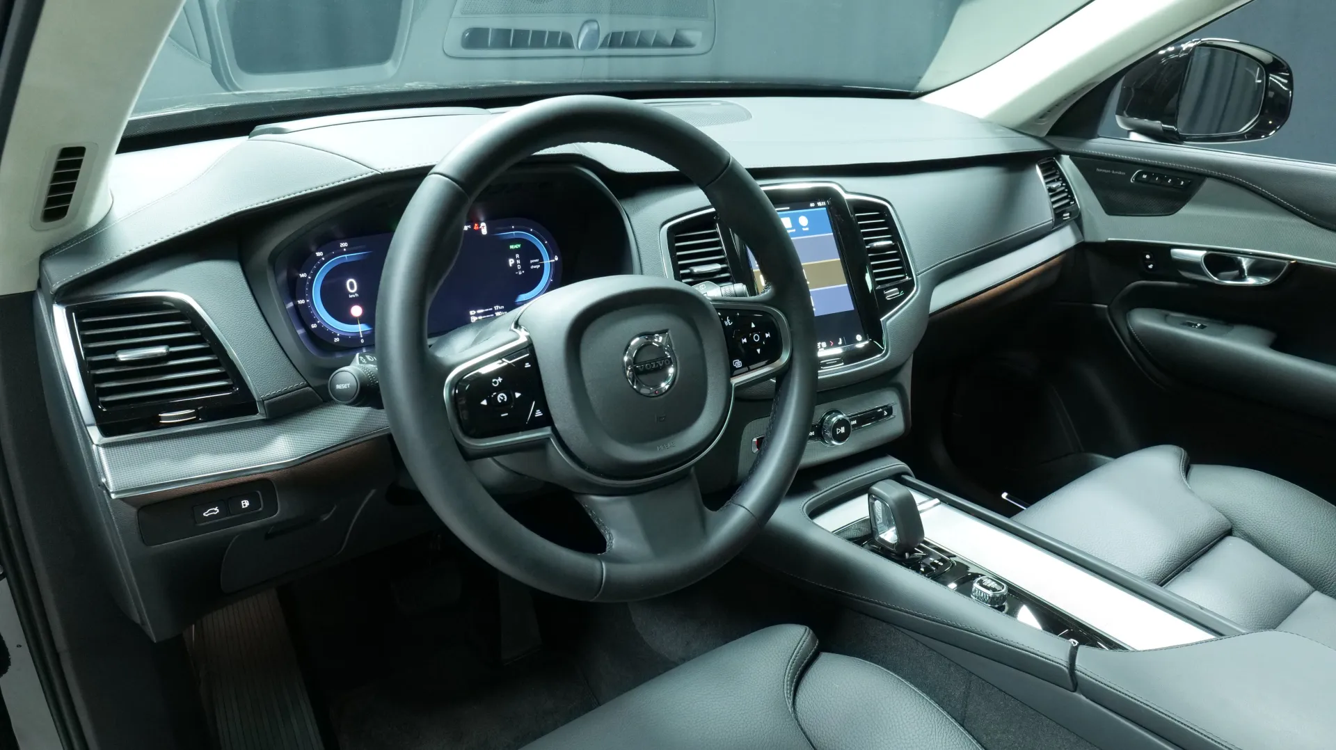 Autokuva 14 - NP-9367