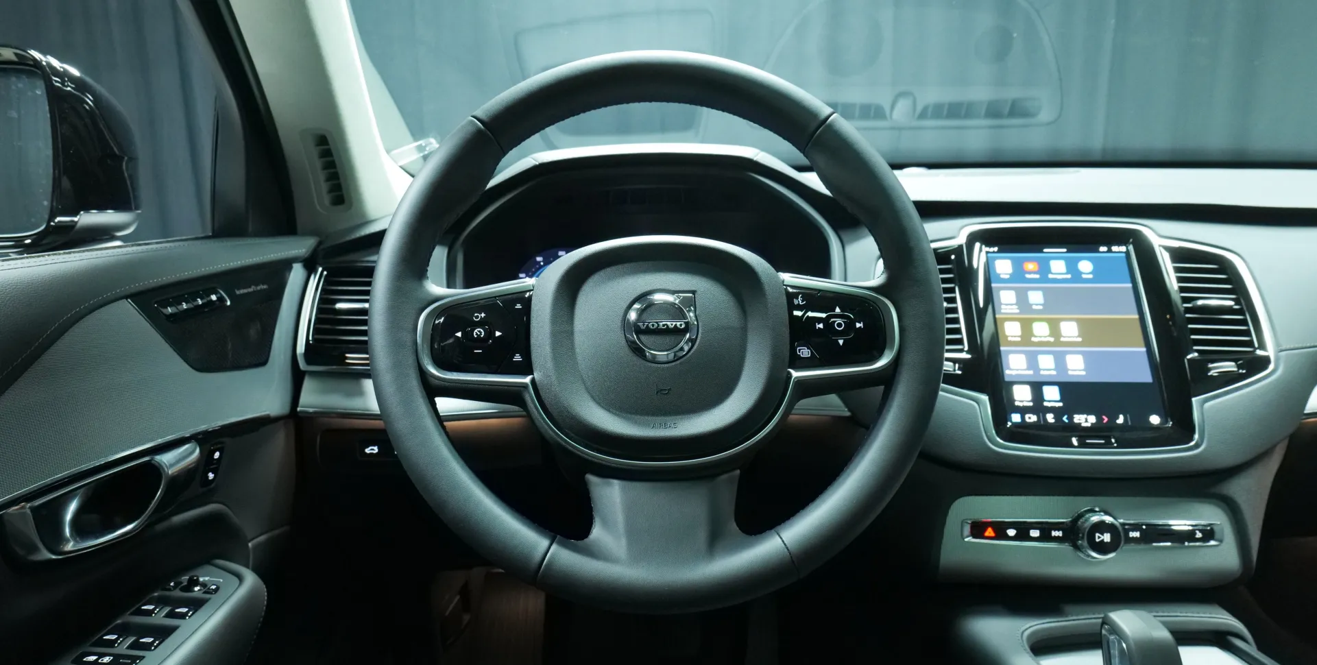 Autokuva 16 - NP-9367