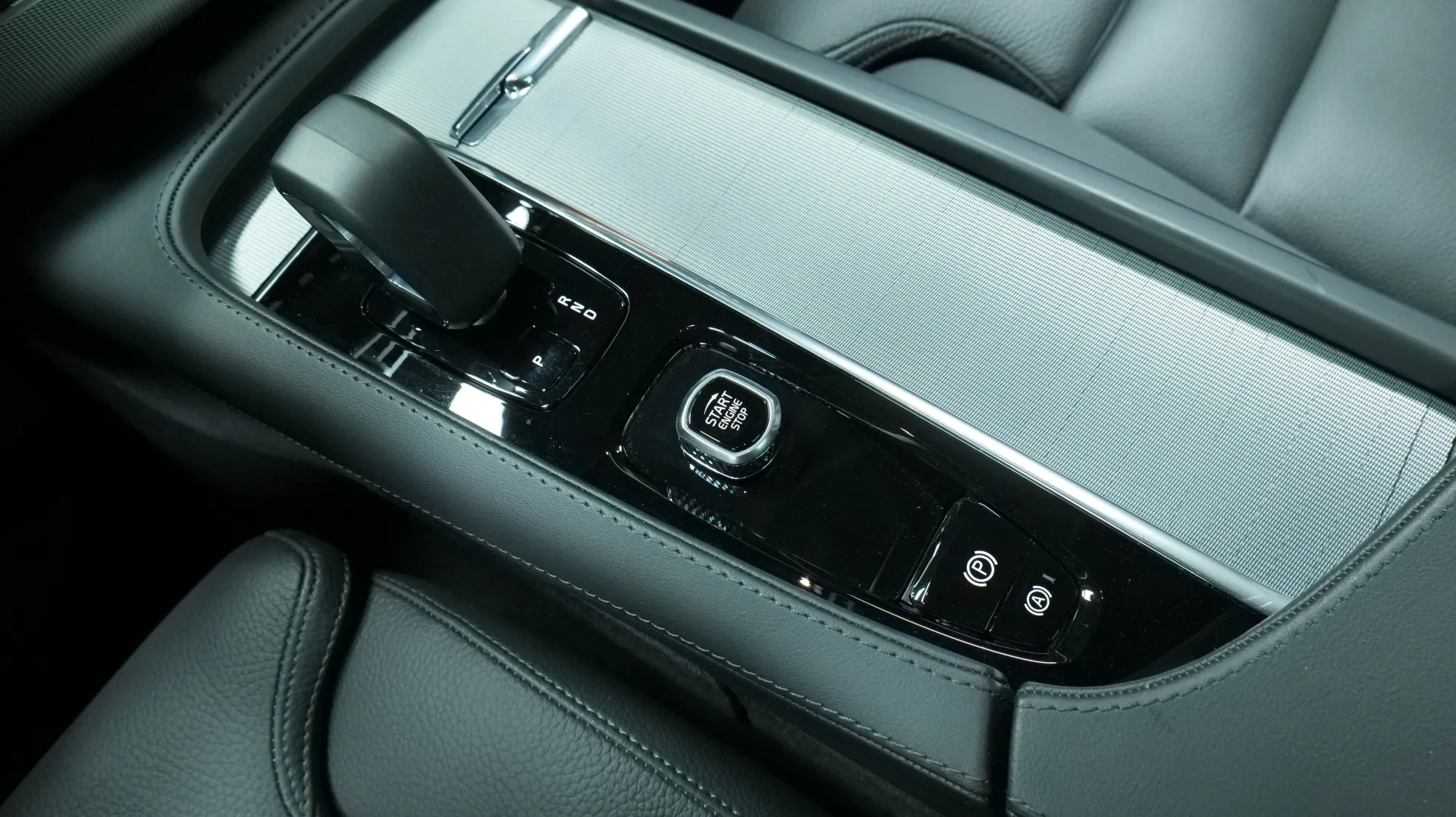 Autokuva 10 - NP-9367