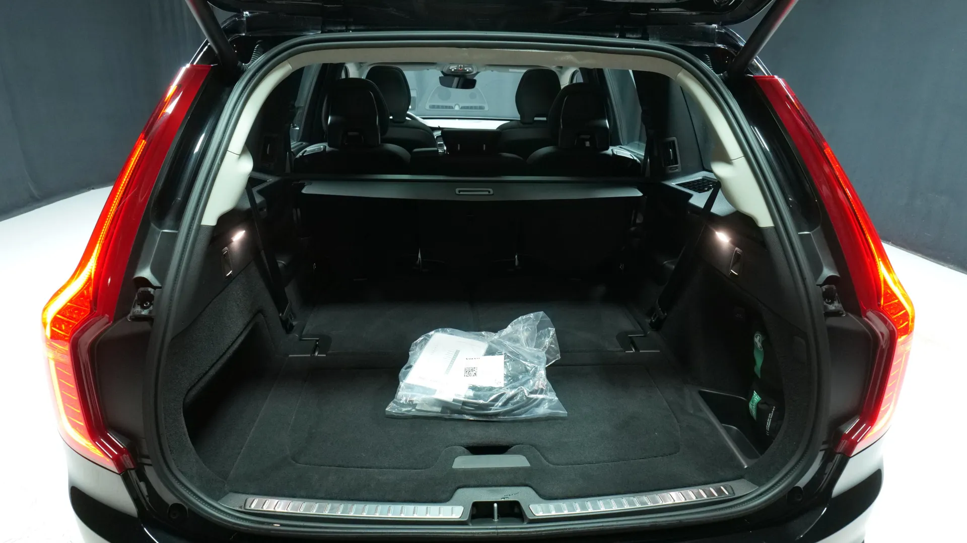 Autokuva 18 - NP-9367