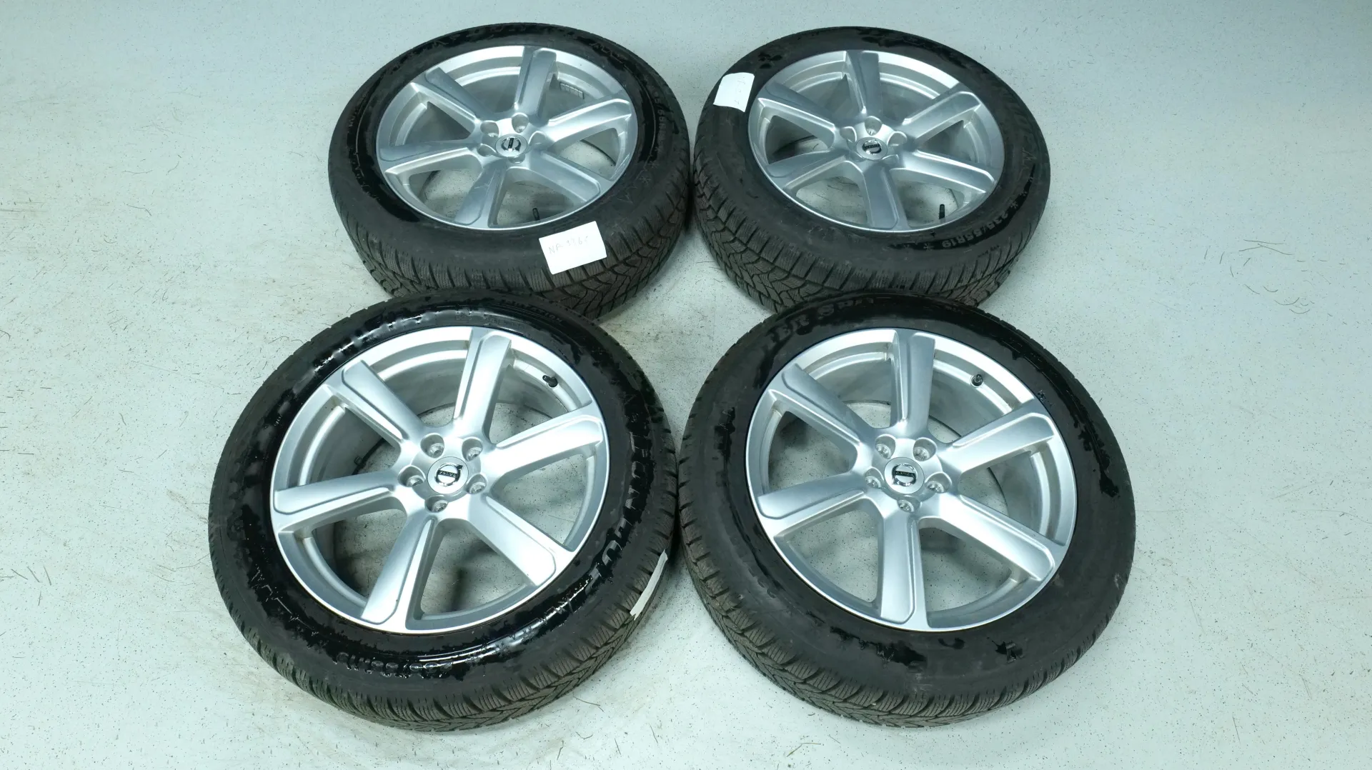 Autokuva 20 - NP-9367