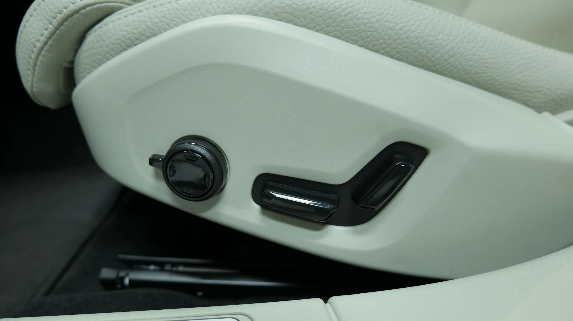 Autokuva 18 - NS-9073