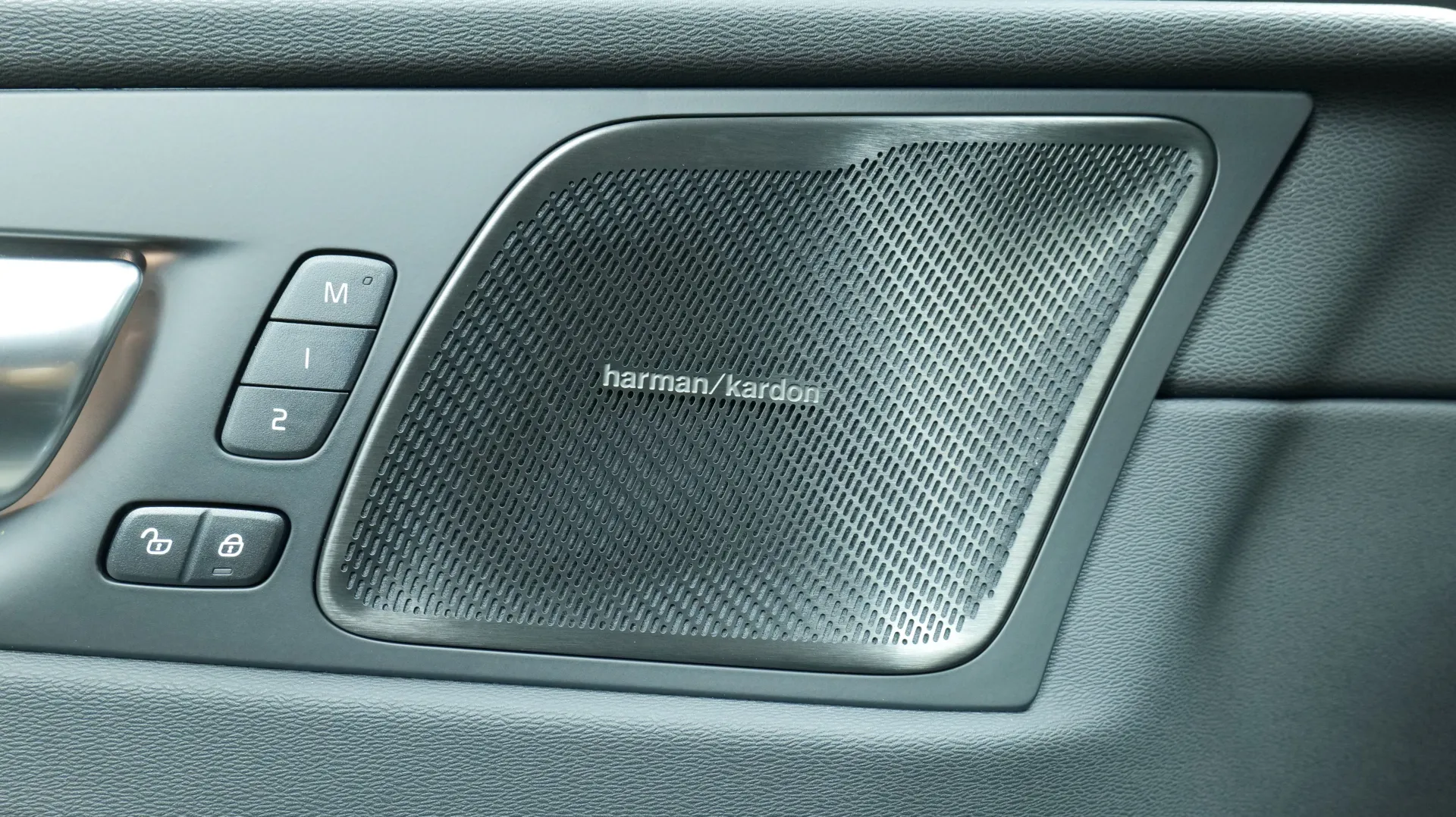 Autokuva 10 - NU-1507