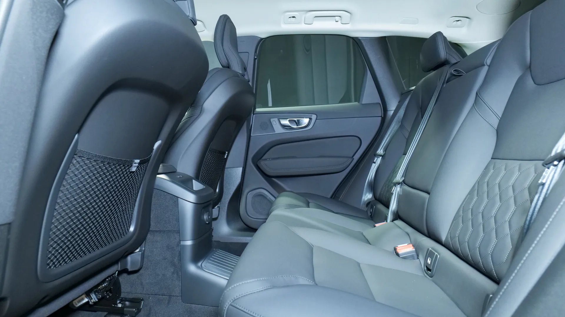 Autokuva 16 - NU-1507