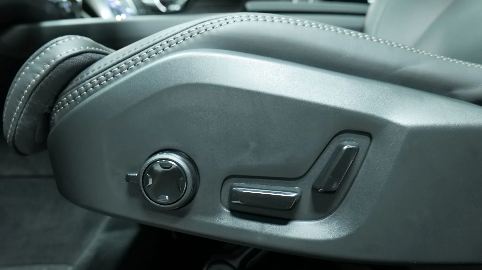 Autokuva 11 - NU-1546