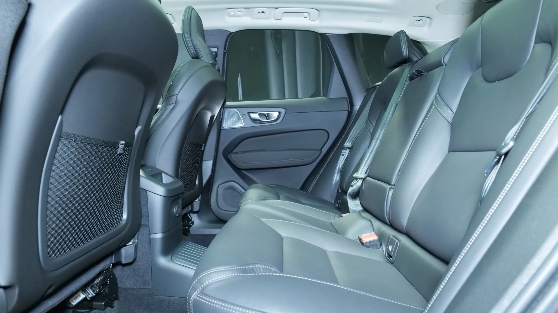 Autokuva 16 - NU-1546