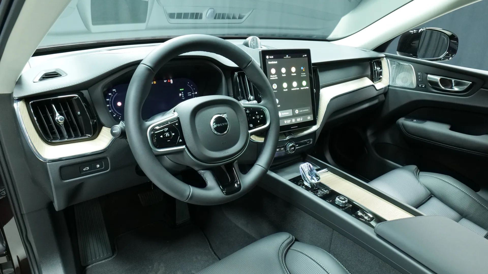 Autokuva 13 - NU-1546