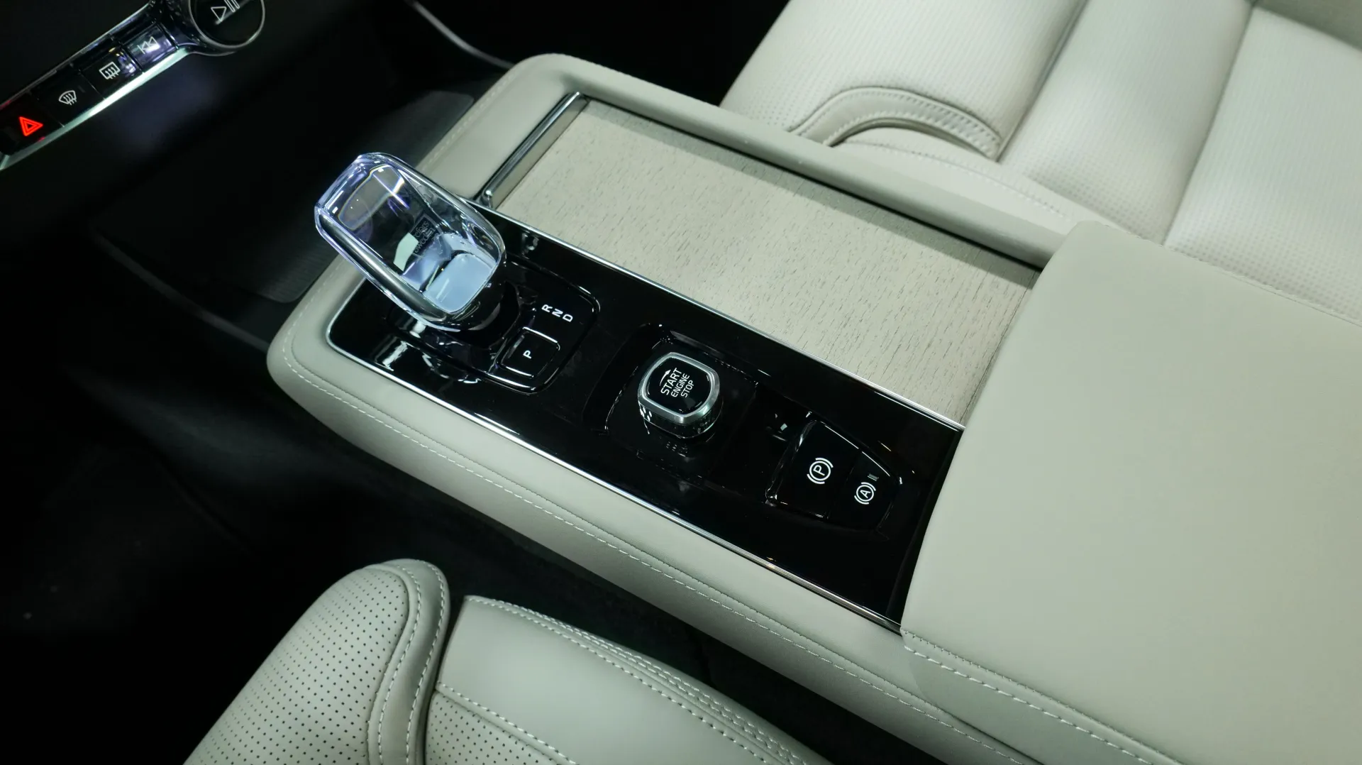 Autokuva 9 - NU-1547