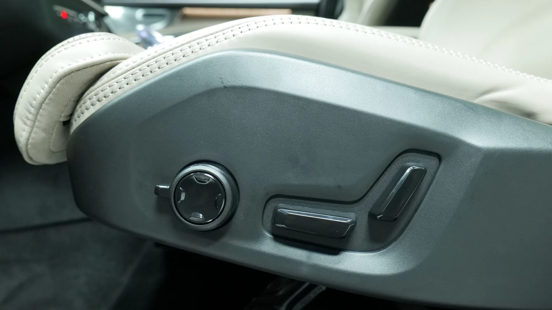 Autokuva 11 - NU-1547