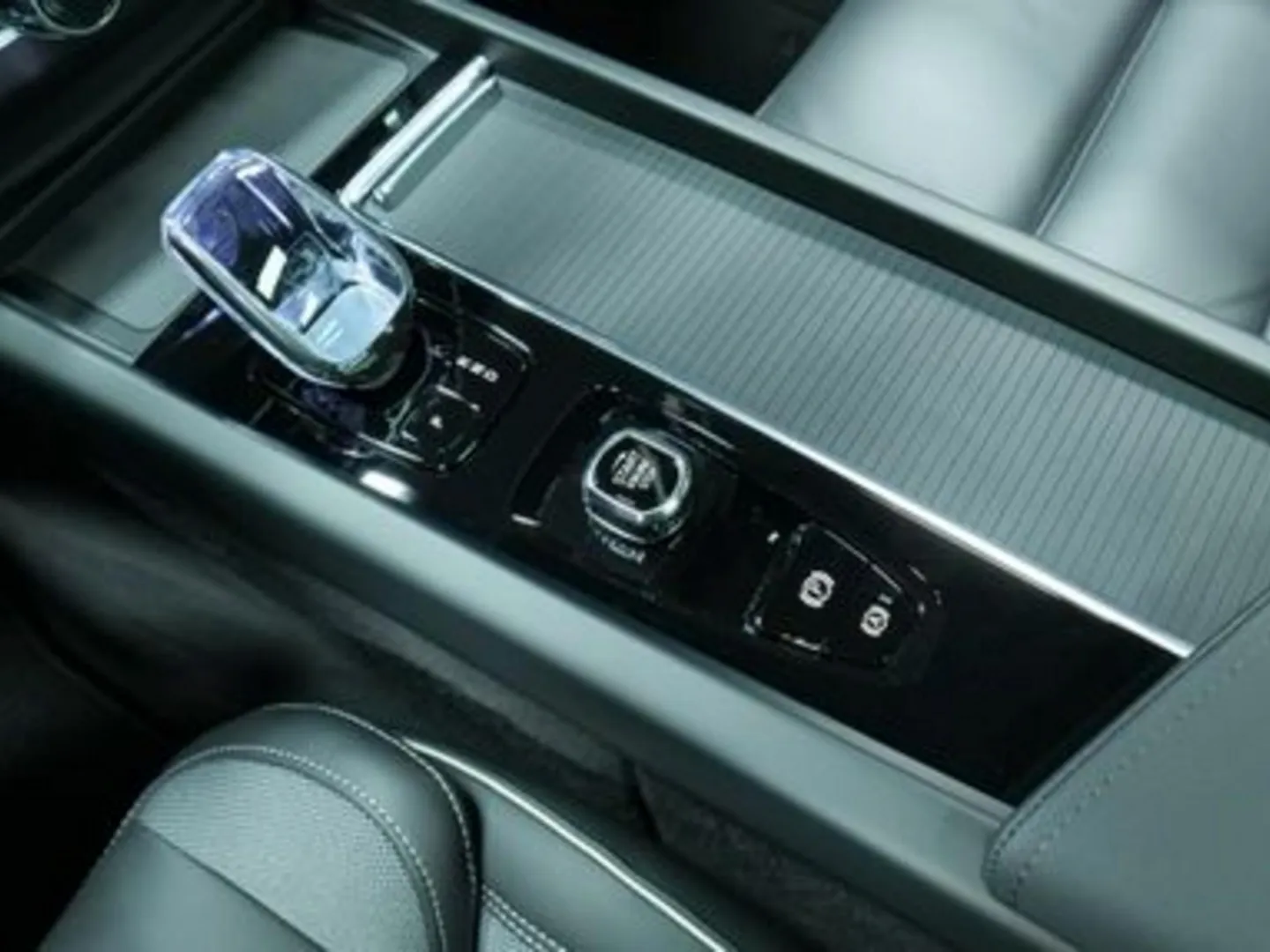 Autokuva 12 - NU-1555