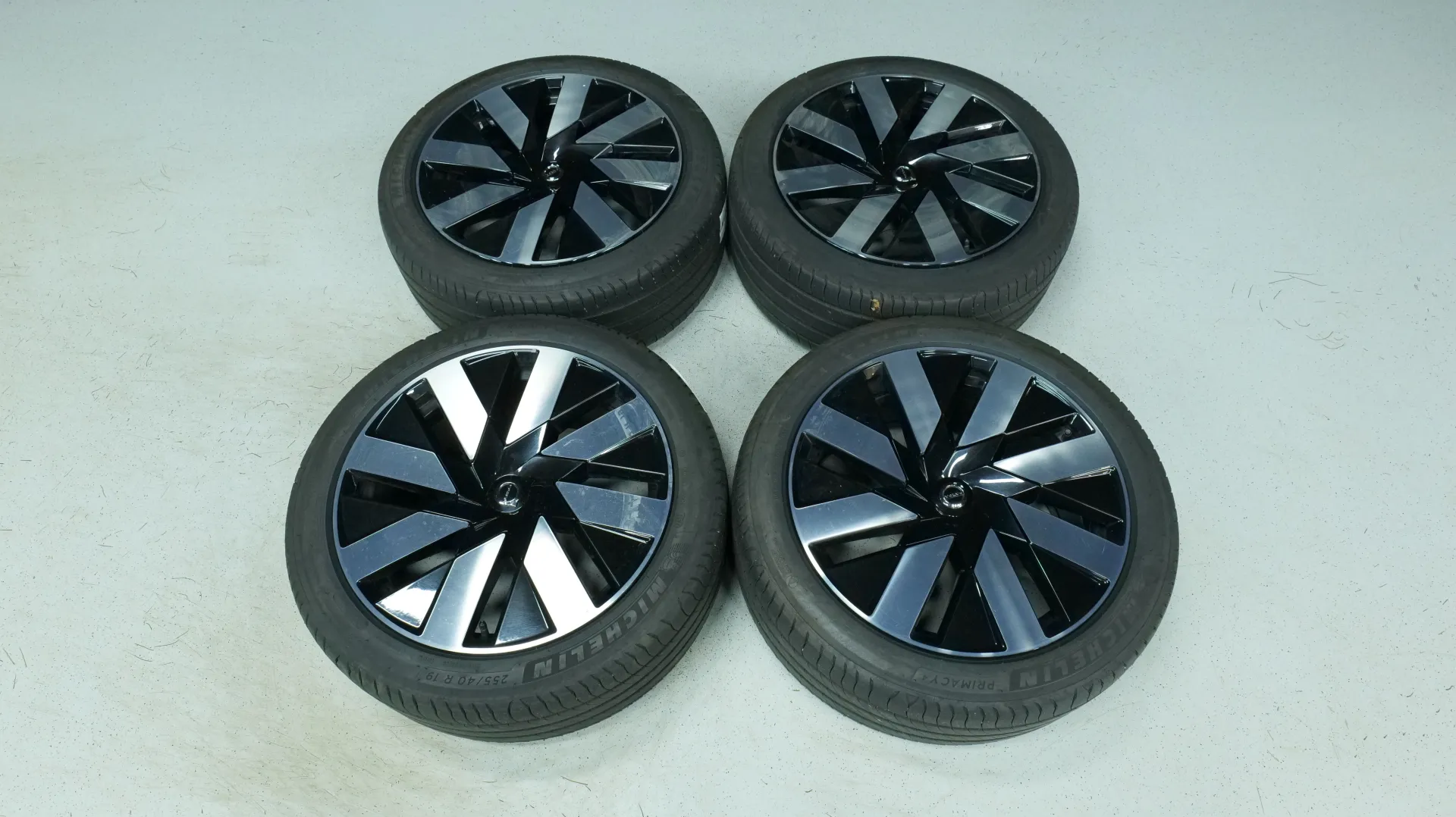 Autokuva 19 - NU-1573