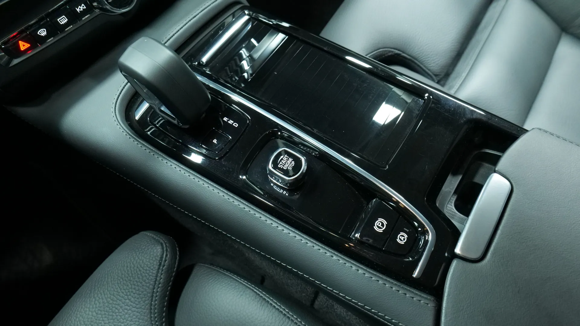 Autokuva 9 - NU-1573