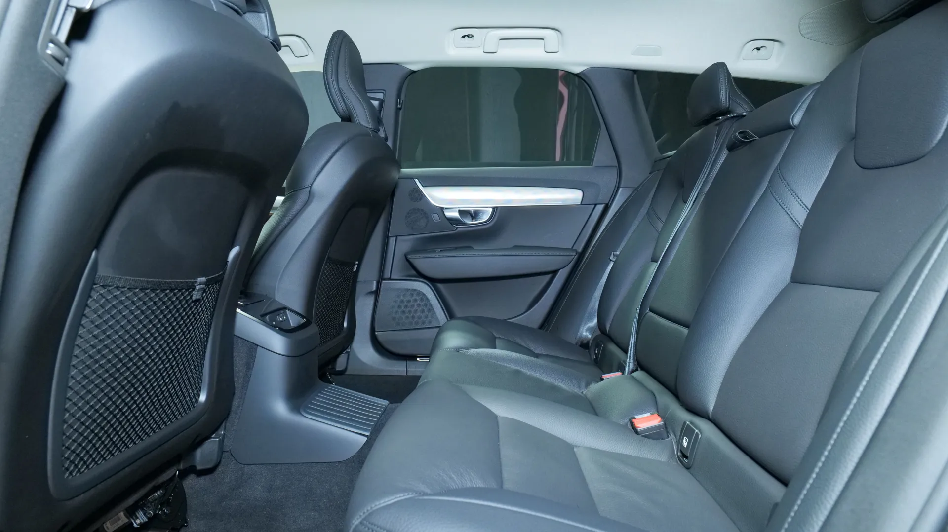 Autokuva 16 - NU-1573