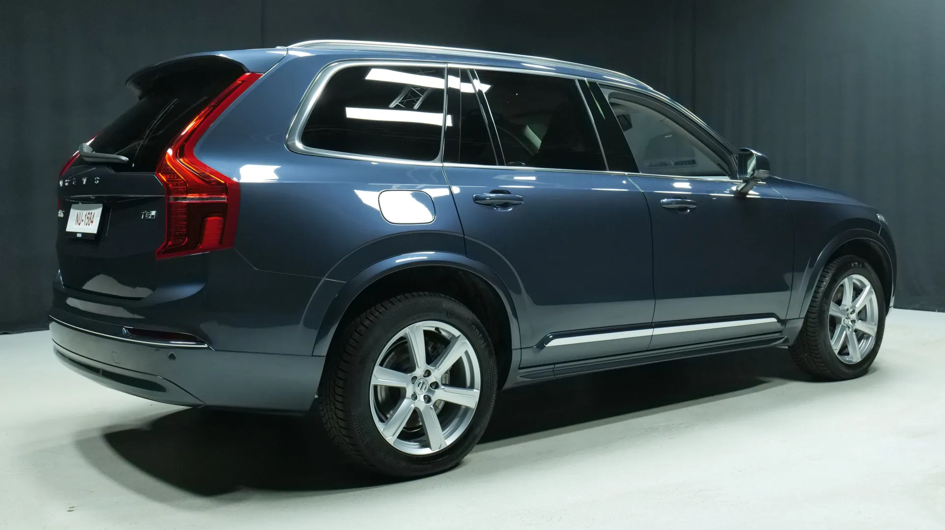 Autokuva 3 - NU-1584