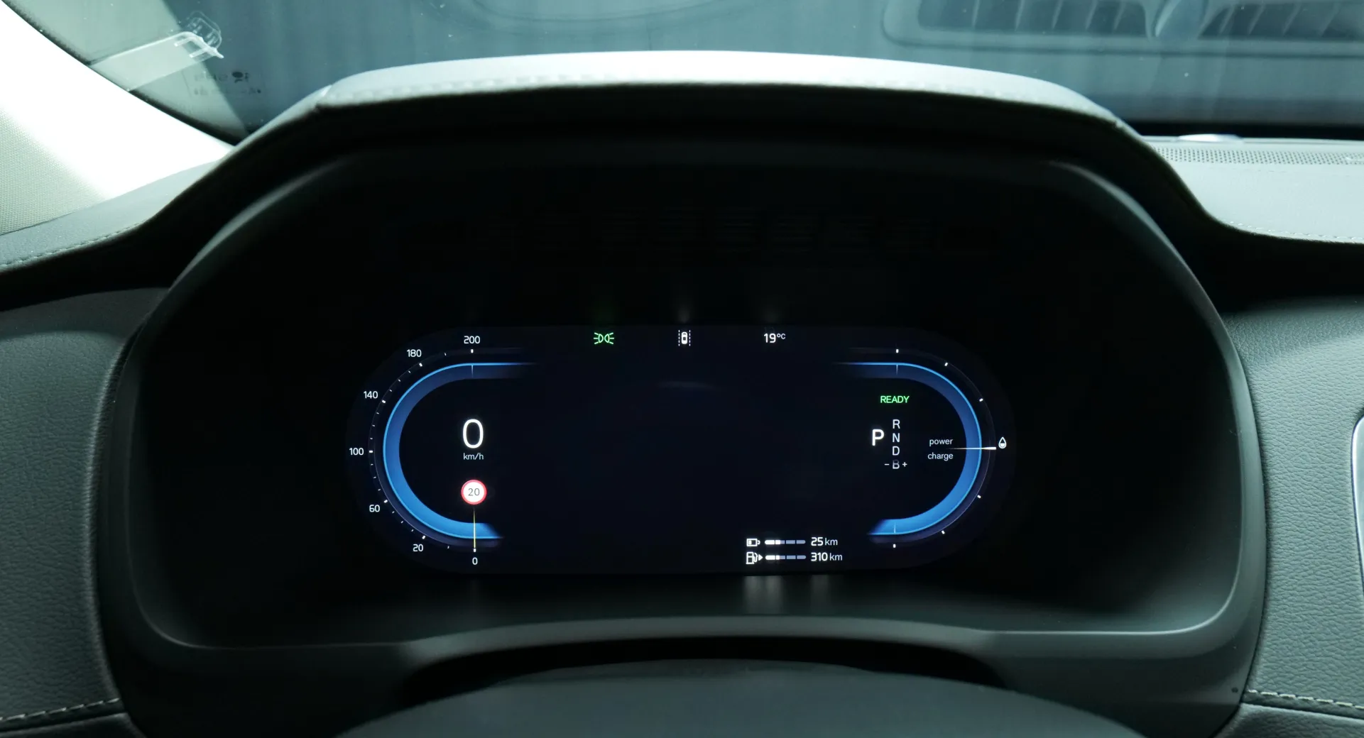 Autokuva 6 - NU-1584