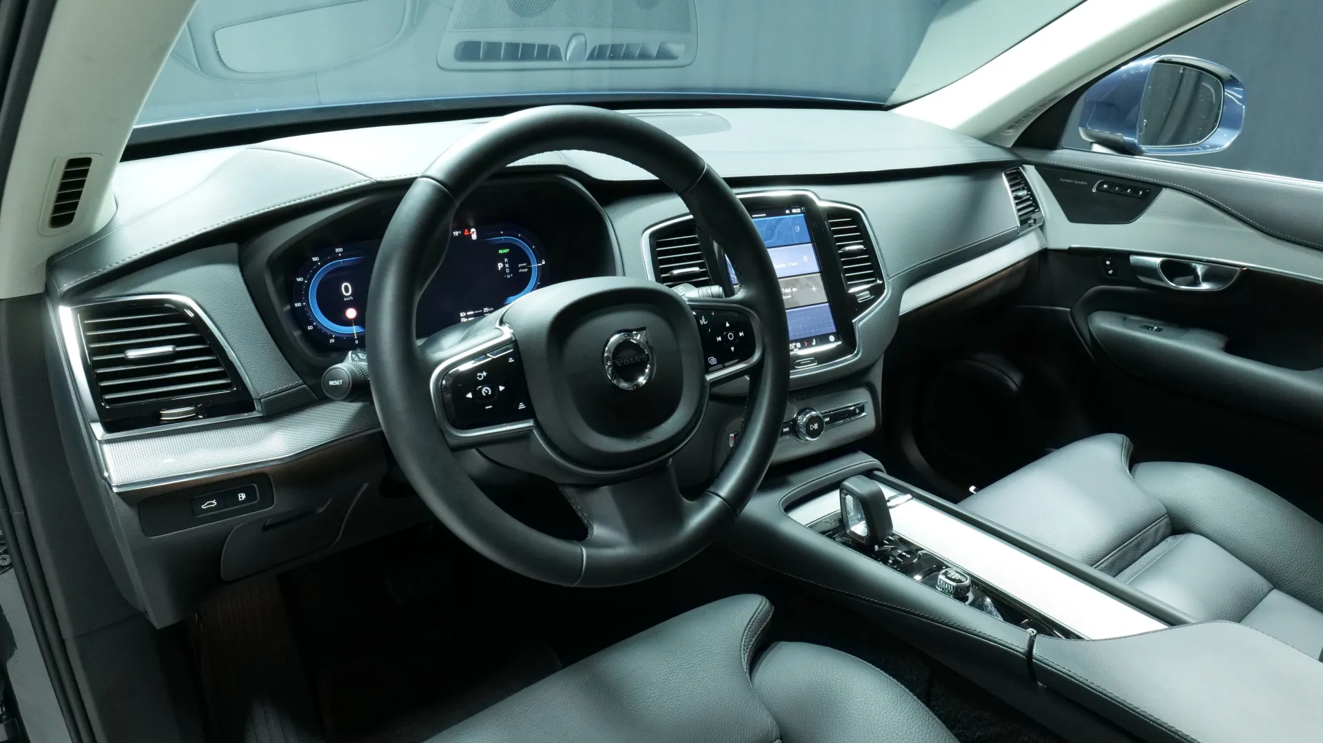 Autokuva 13 - NU-1584