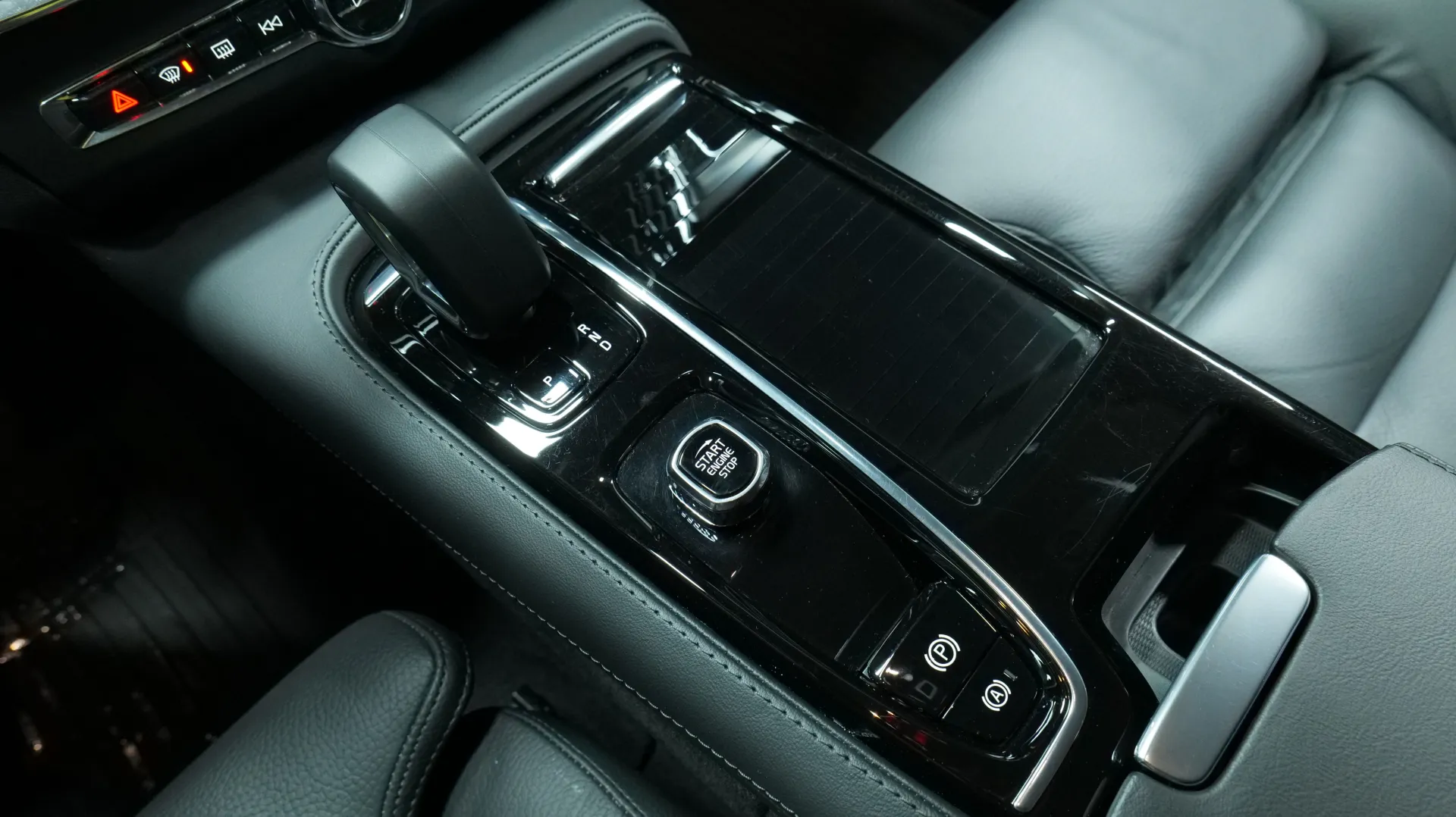 Autokuva 9 - NU-1586