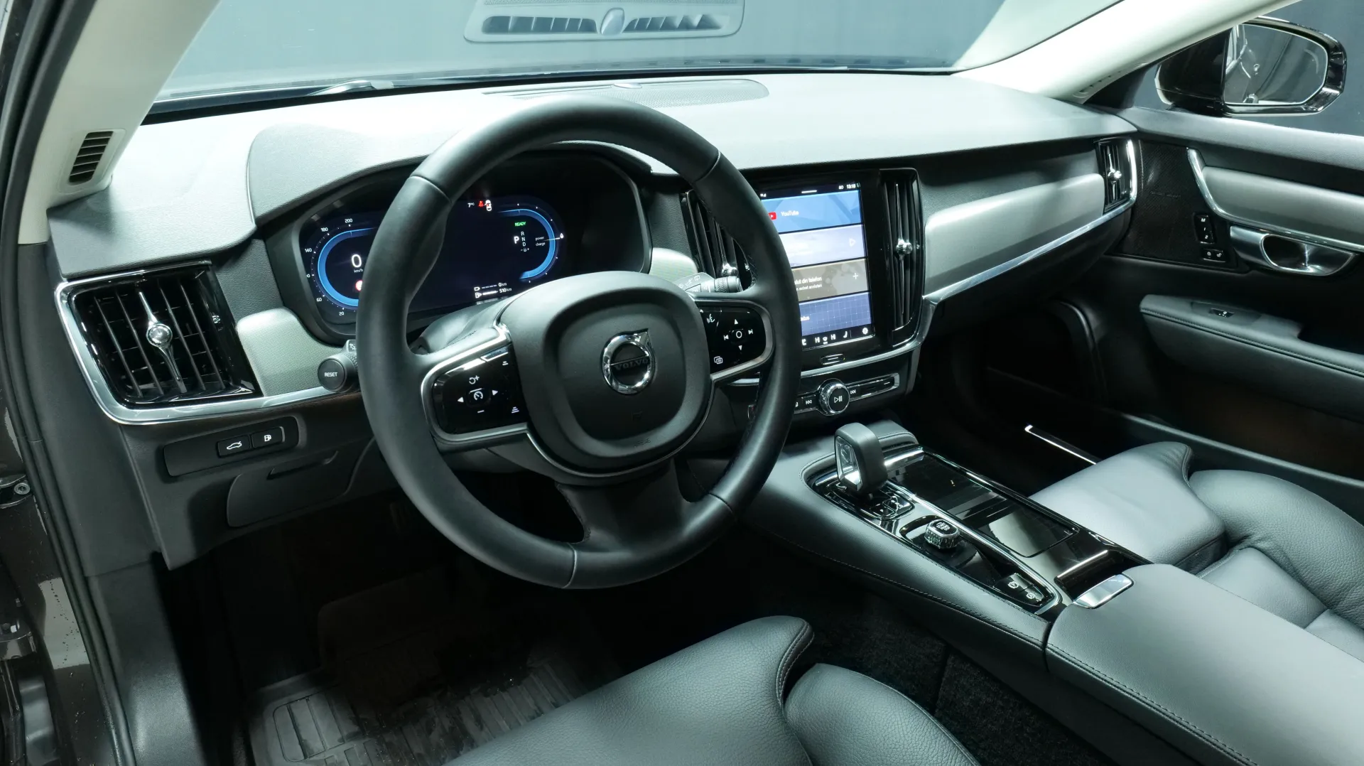 Autokuva 13 - NU-1586