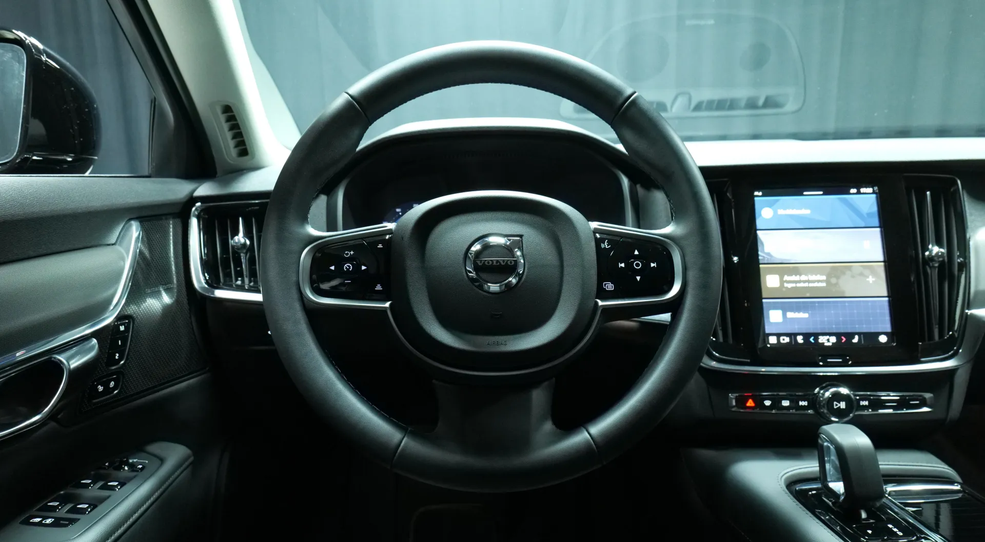 Autokuva 15 - NU-1608