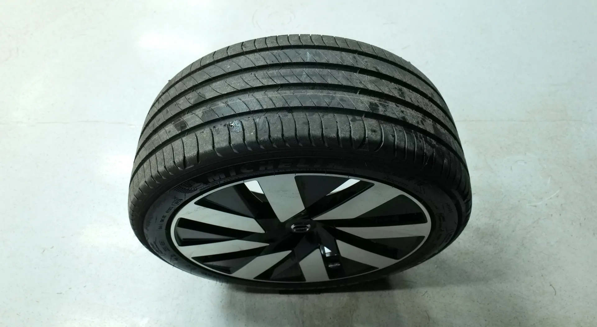 Autokuva 20 - NU-1608