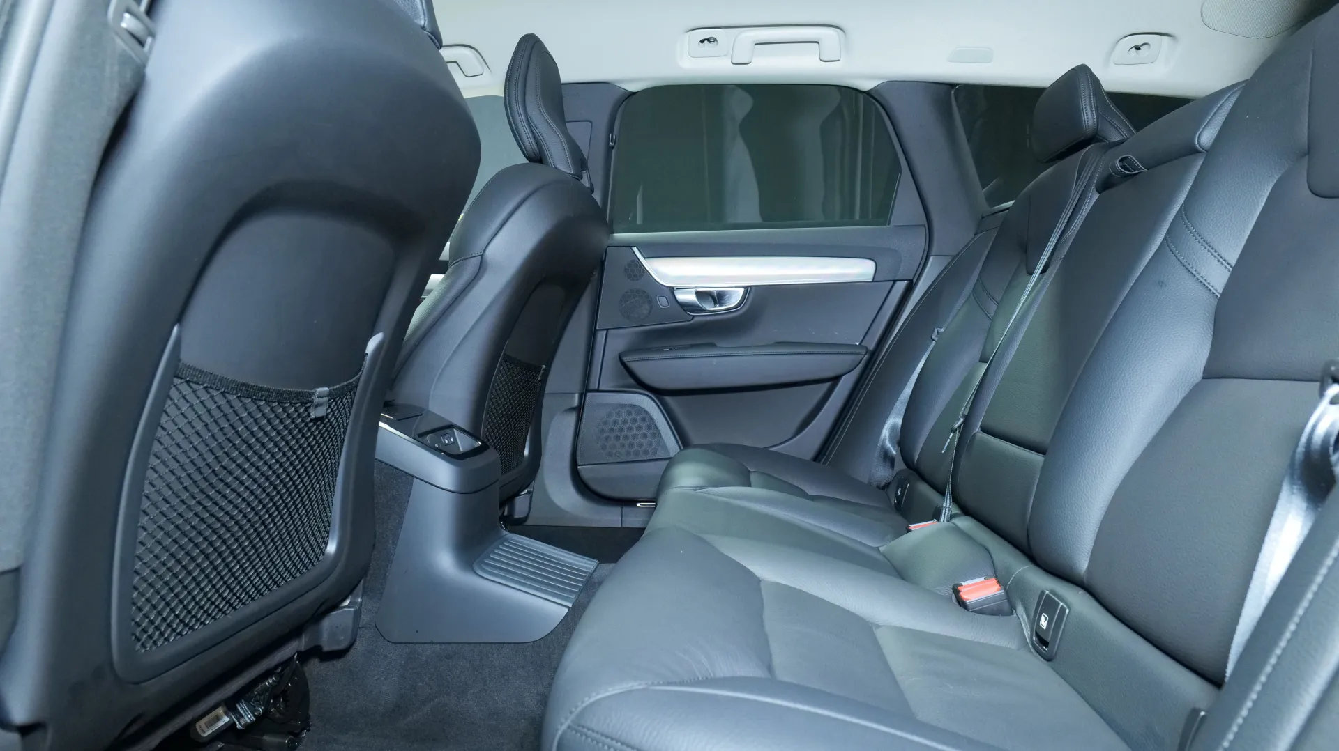 Autokuva 16 - NU-1608