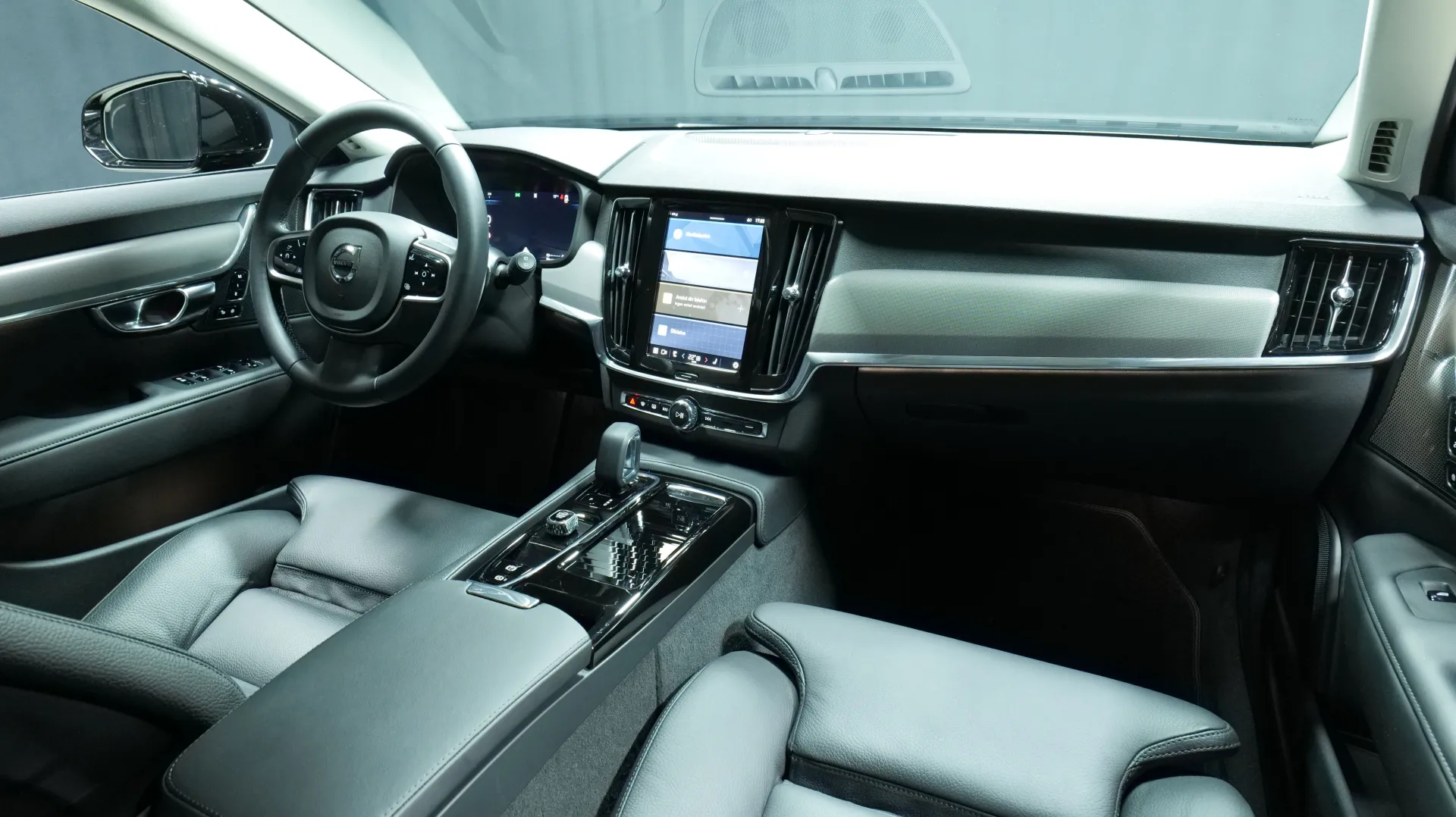 Autokuva 18 - NU-1608