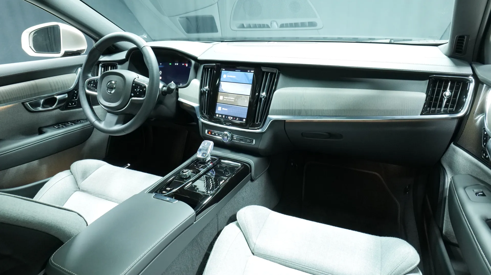 Autokuva 19 - NU-1610